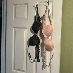 Set of 2 Daisy Fuentes Lace Push Up Bras